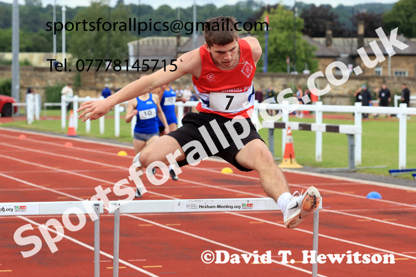 Hurdles, 2026 Northumberland Schools Track and Field, Wentworth, Hexhan. Photo: David T. Hewitson/Sports for All Pics